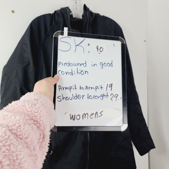 Lululemon Women's Black Rain Rebel Hooded Classic Rain Jacket Size 4 - Picture 7 of 7